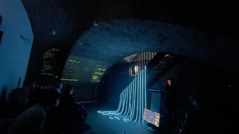 Melodic Pigments – An Experiment on the Relationship between Sound and Color